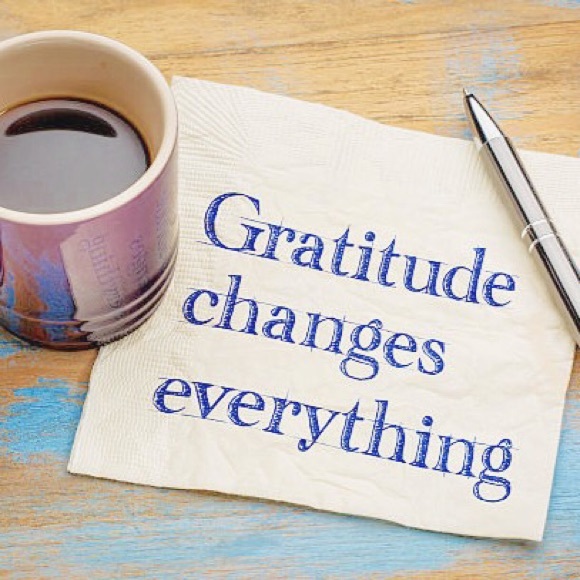 Thank you for visiting my closet! ๐ฅฐ - Picture 2 of 9